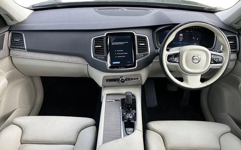 Used Volvo XC90 Core 250 HP (183 kW) 2025 SUV