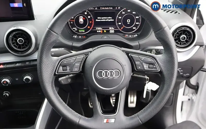 Used Audi Q2 S-Line 150 HP (110 kW) 2023 White SUV