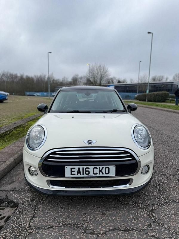 Used Mini Cooper Hatch 2016 White Hatchback