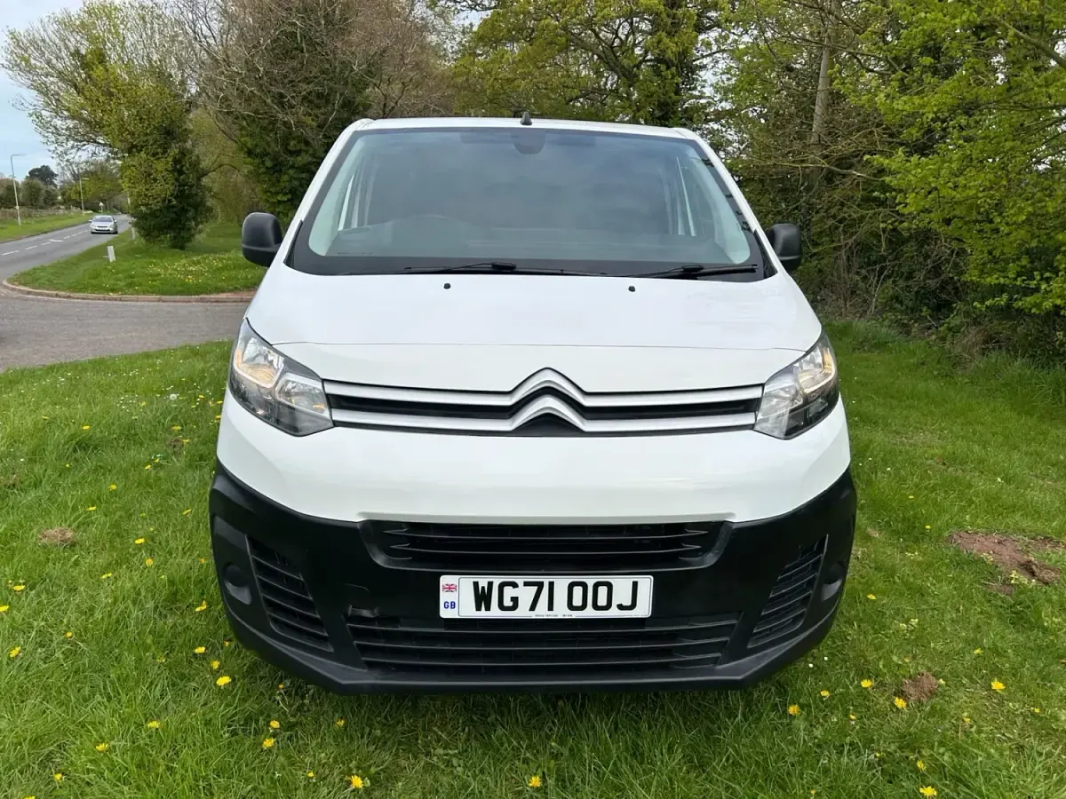 Używany Citroën Dispatch 2022 Biały Minivan
