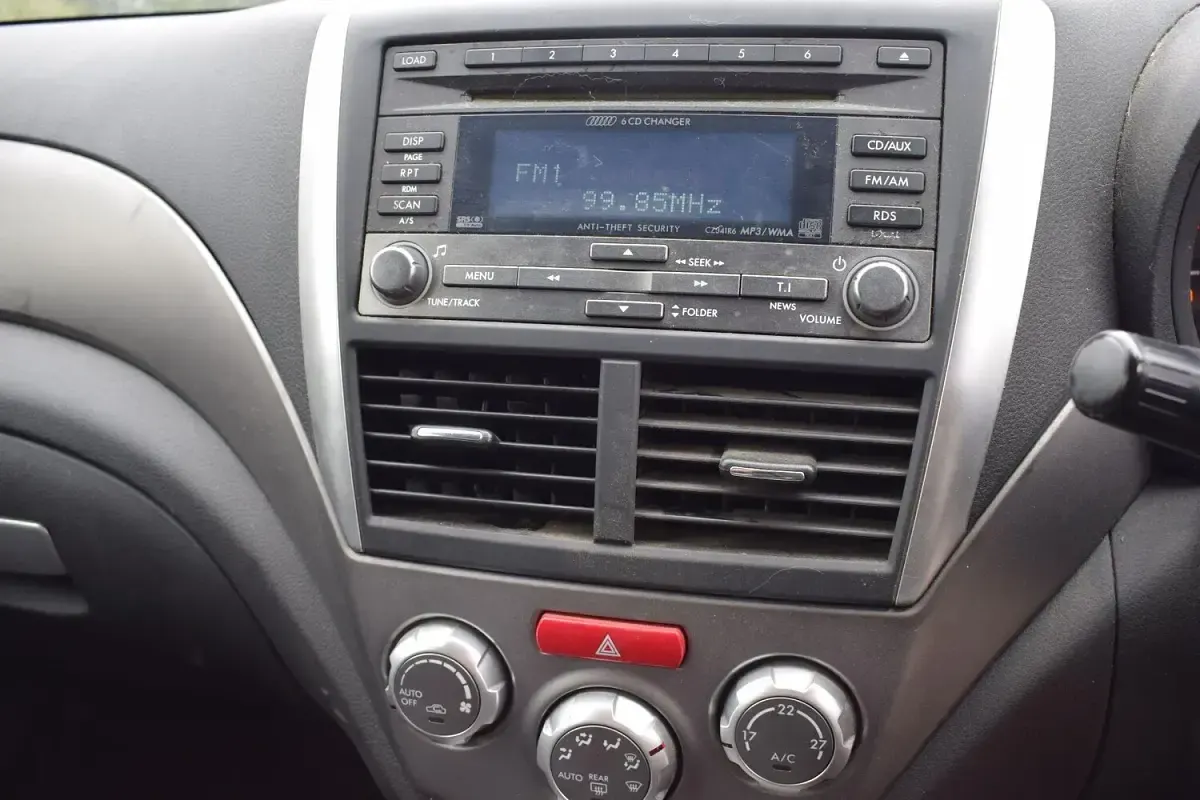 Used Subaru Impreza 2010 Silver Hatchback