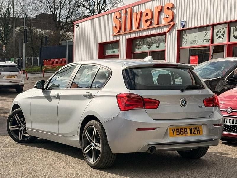 Used BMW 118 Sport Line 136 HP (100 kW) 2018 Silver Hatchback