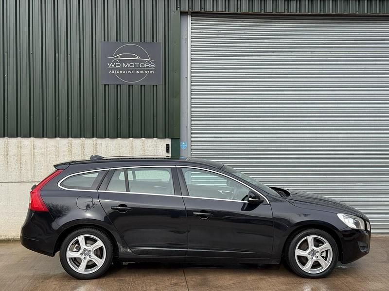 Used Volvo V60 SE 2011 Black Estate