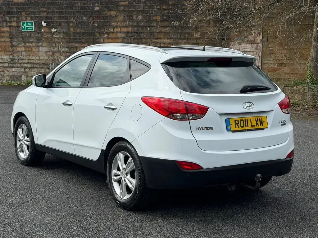Used Hyundai ix35 Premium 115 HP (84 kW) 2011 White SUV