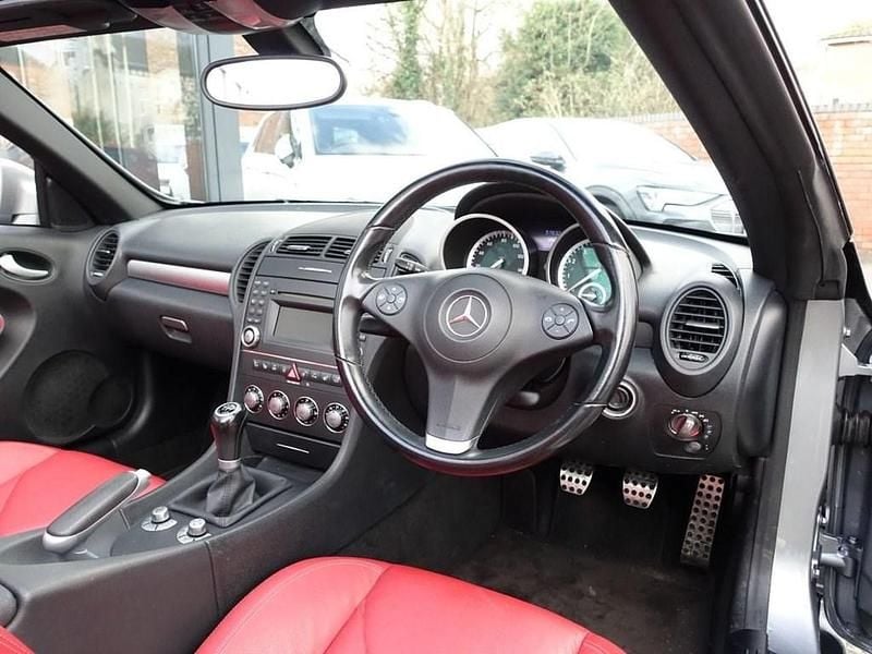Used Mercedes SLK200 184 HP (135 kW) 2010 Silver Cabriolet