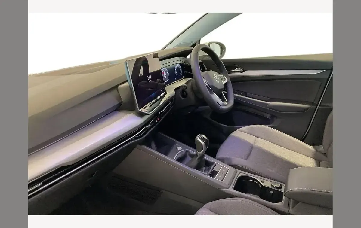 New VW Golf VIII Life 115 HP (84 kW) 2026 White Hatchback