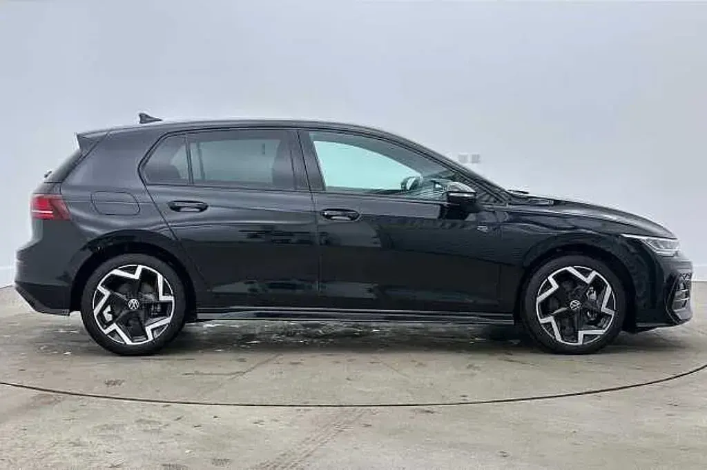 Used VW Golf VIII R-line 150 HP (110 kW) 2025 Black Hatchback