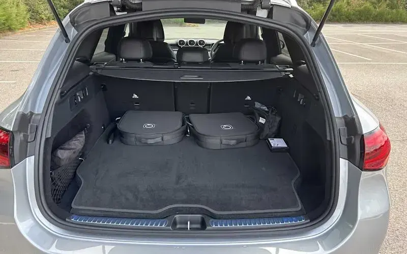 Used Mercedes GLC300 Urban 313 HP (230 kW) 2025 Silver SUV