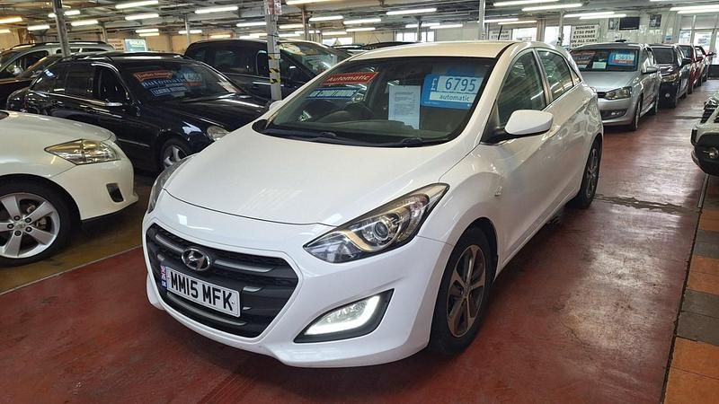 Used Hyundai i30 SE 120 HP (88 kW) 2015 White Hatchback