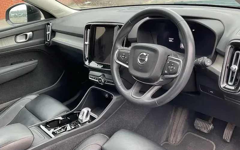 Used Volvo XC40 Plus 163 HP (119 kW) 2026 SUV