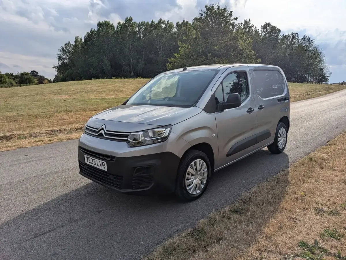Used Citroën Berlingo 100 HP (73 kW) 2023 Grey MPV