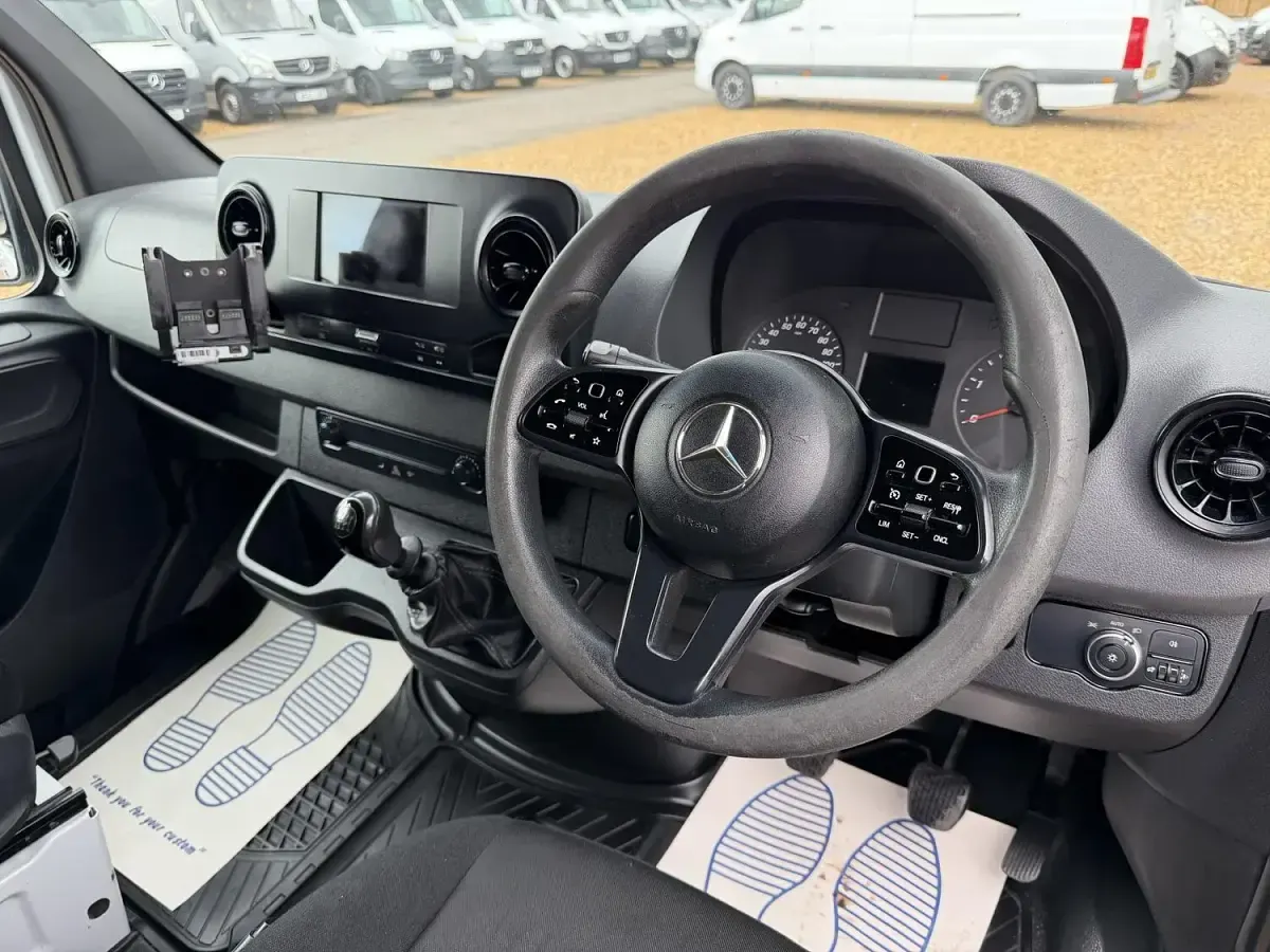Used Mercedes Sprinter 114 HP (83 kW) 2019 White Van