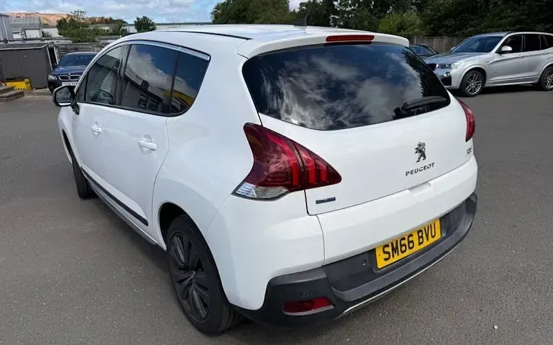 Used Peugeot 3008 Active 120 HP (88 kW) 2016 White SUV