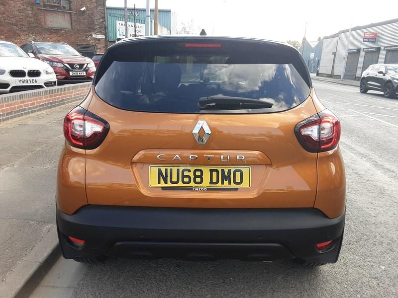 Używany Renault Captur Iconic 2018 Pomarańczowy SUV