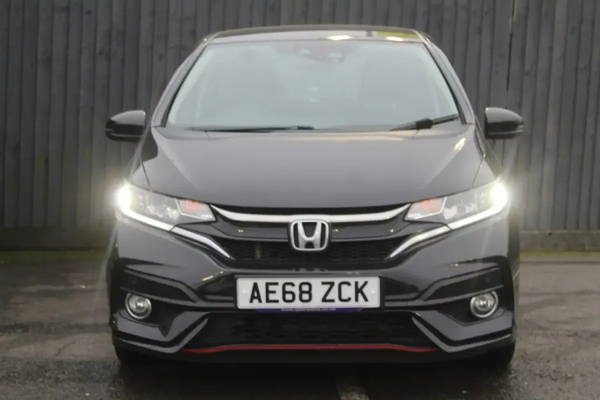 Używany Honda Jazz Sport 130 KM (95 kW) 2018 Czarny Hatchback