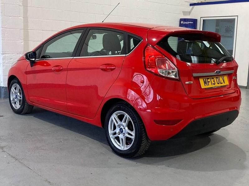 Used Ford Fiesta Zetec 2013 Red Hatchback