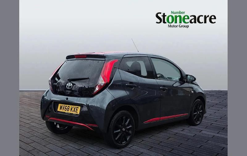 Used Toyota Aygo x-press 68 HP (50 kW) 2018 Grey Hatchback