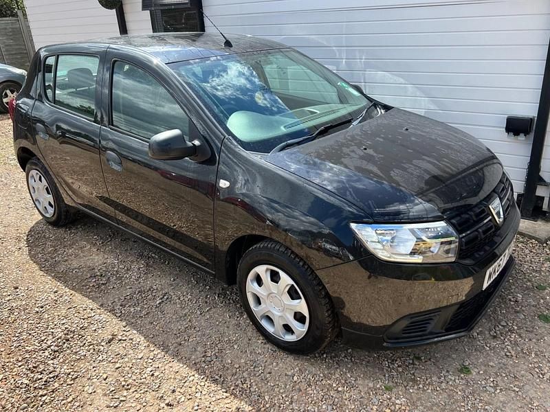 Black Used 2017 Dacia Sandero Ambiance Hatchback | £3,295 (Good price) - Image 1/4