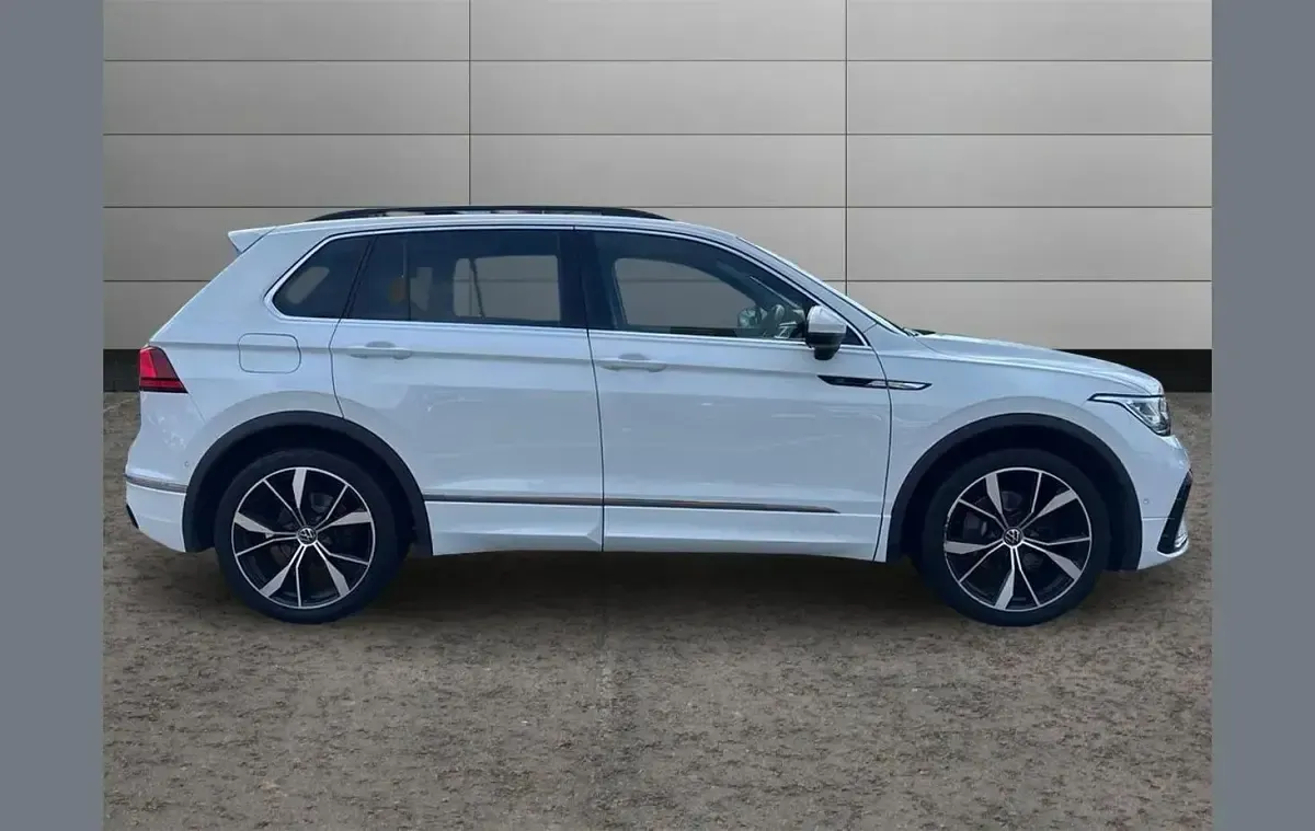 Used VW Tiguan R-line 150 HP (110 kW) 2022 White SUV