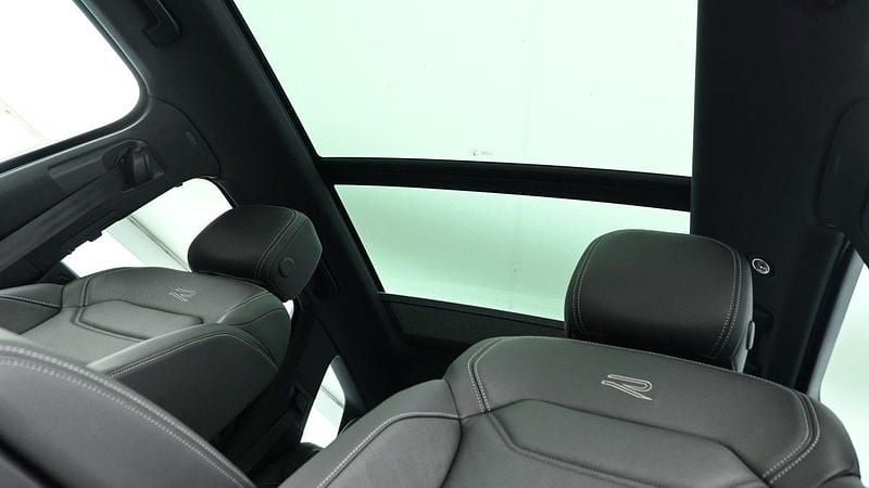 Image 2/4