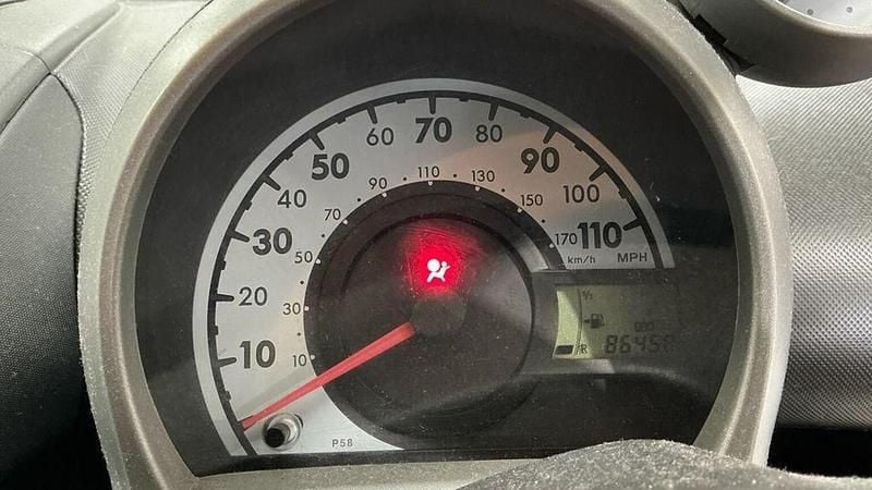 Used Citroën C1 VTR Sport 68 HP (50 kW) 2013 White Hatchback