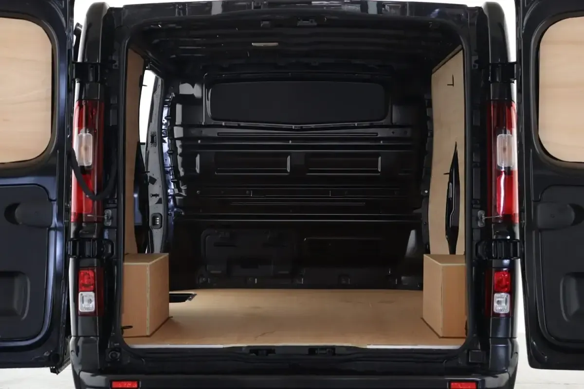 Nowe Renault Trafic 2026 Czarny