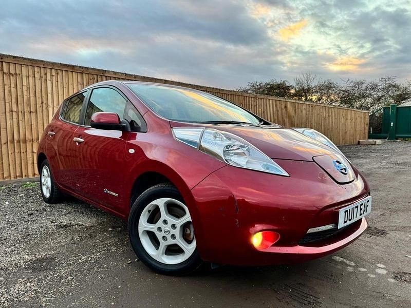 Red Used 2017 Nissan Leaf Acenta Hatchback | £2,450 (Good price) - Image 1/4