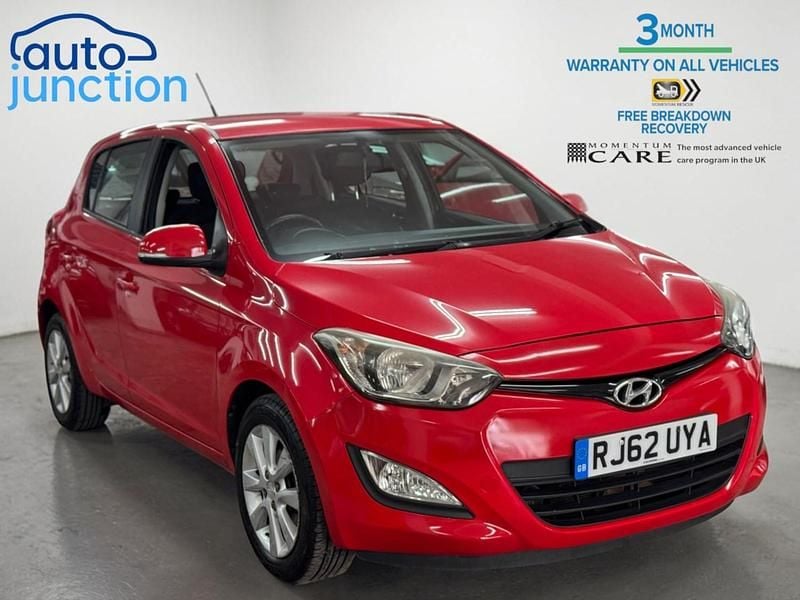 Used Hyundai i20 Active 101 HP (74 kW) 2012 Red Hatchback