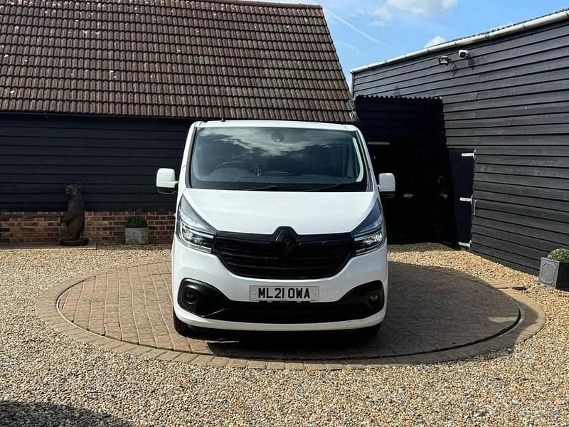 Used Renault Trafic Black Edition 2021 White MPV