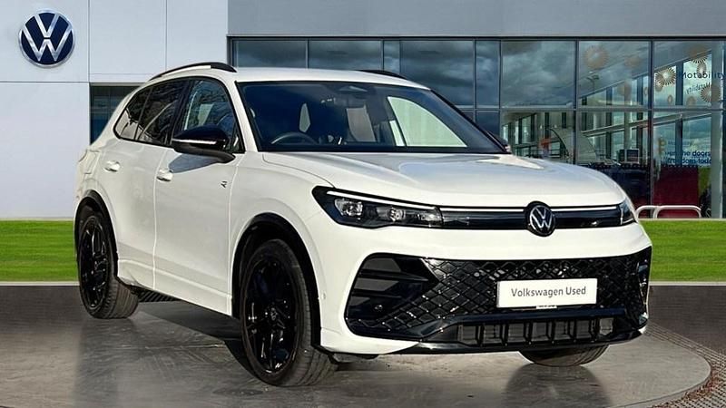 White Used 2025 VW Tiguan R-line SUV | £34,070 (Expensive) - Image 1/4
