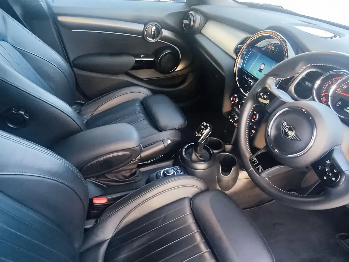 Used Mini Cooper Exclusive 136 HP (100 kW) 2023 Silver Hatchback