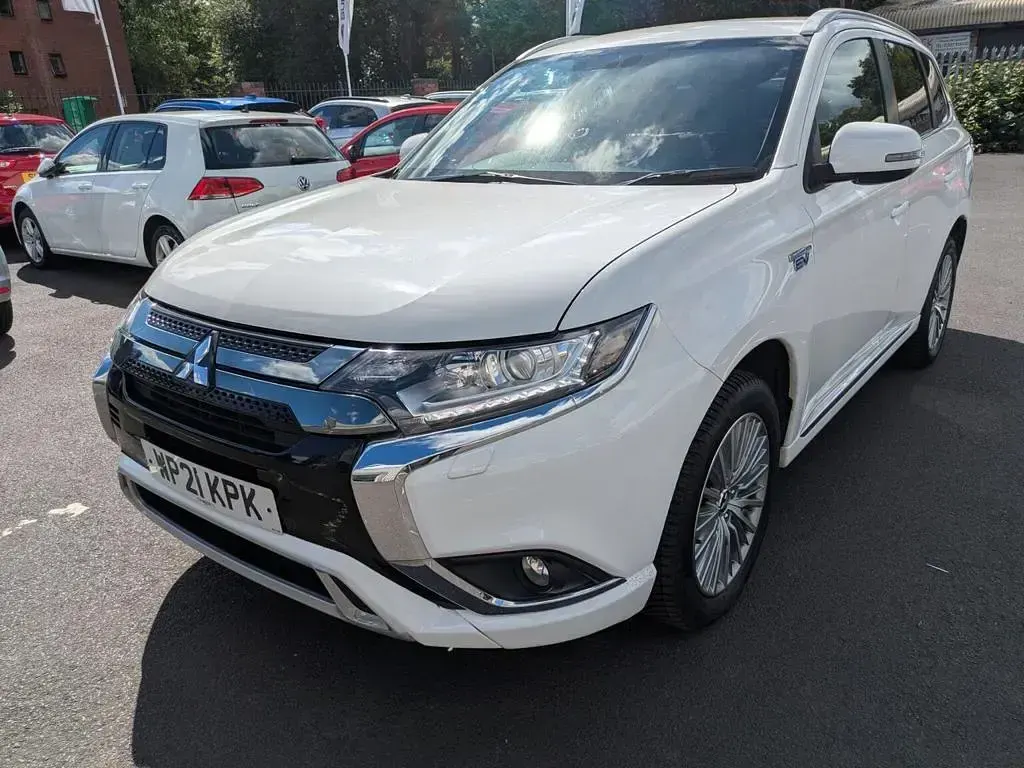 Used Mitsubishi Outlander P-HEV 2021 White SUV