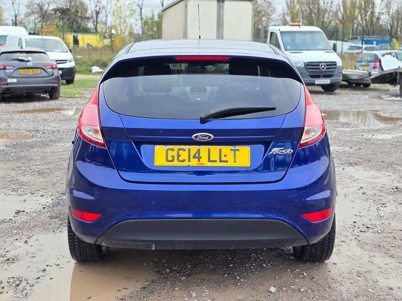 Used Ford Fiesta Titanium 105 HP (77 kW) 2014 Blue Hatchback