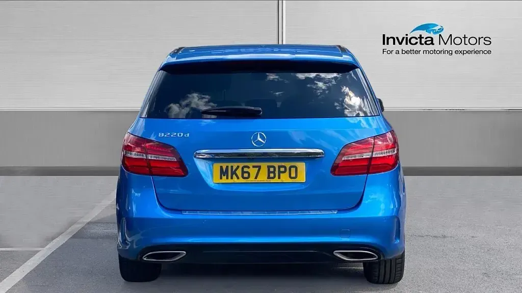 Used Mercedes B220 AMG Line Premium Plus 177 HP (130 kW) 2017 Blue Hatchback