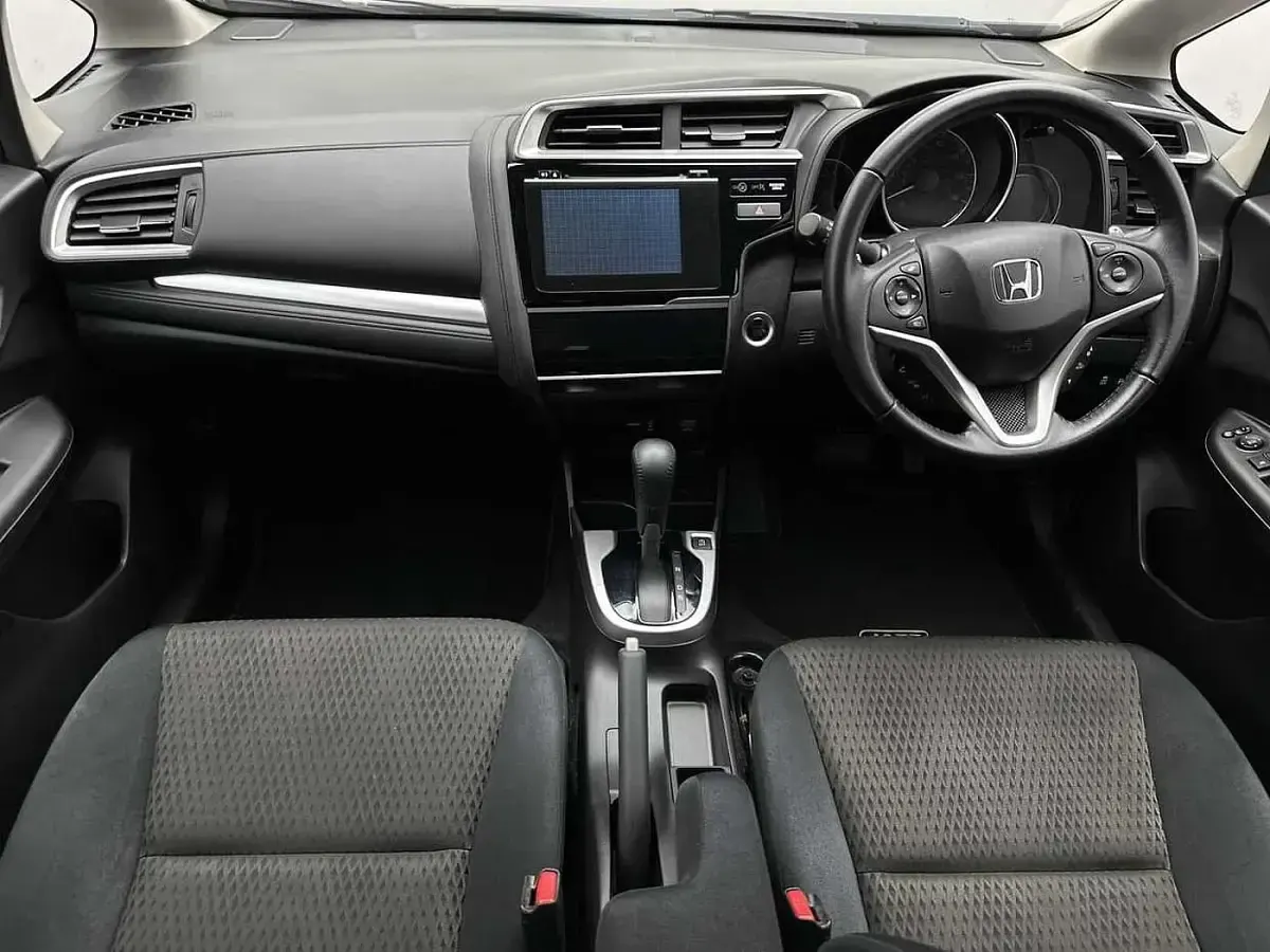 Used Honda Jazz EX 102 HP (75 kW) 2018 Shining grey Hatchback