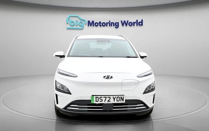 Used Hyundai Kona Premium 150 kW (204 HP) 2022 White SUV