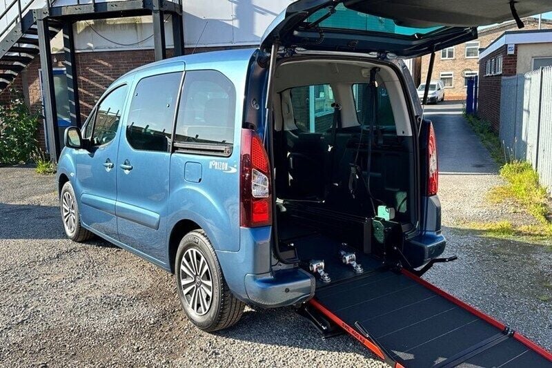 Blue Used 2016 Peugeot Partner Tepee Access MPV | £8,495 (Fair price) - Image 1/1