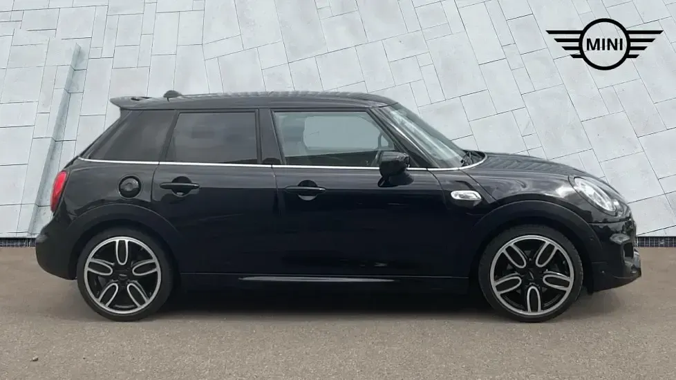 Used Mini Cooper S Sport 192 HP (141 kW) 2019 Black Hatchback