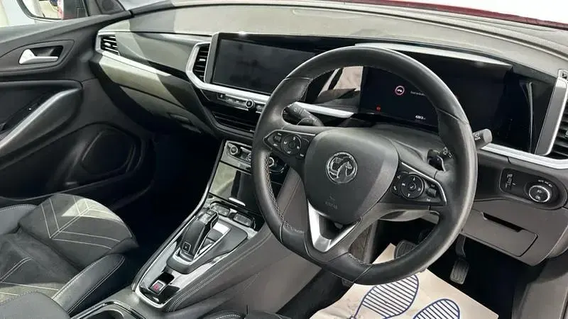 Used Vauxhall Grandland X Ultimate 130 HP (95 kW) 2022 Red SUV
