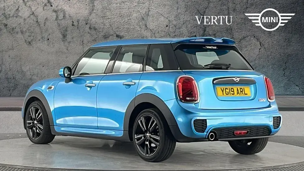 Used Mini Cooper Hatch 134 HP (98 kW) 2019 Blue Hatchback