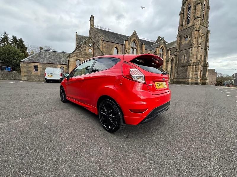 Used Ford Fiesta ST-Line 140 HP (102 kW) 2017 Red Hatchback