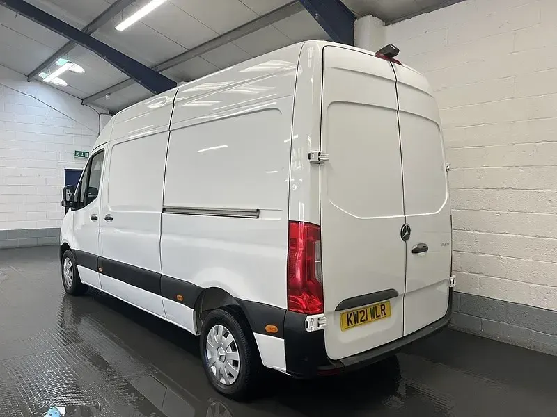 Używany Mercedes Sprinter Premium 2021 Biały Van