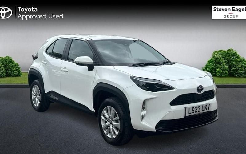 Used 2025 Toyota Yaris Hybrid Estate | £19,912 (Super price) - Image 1/4