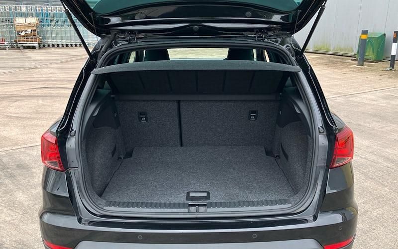 Używany Seat Arona FR 110 KM (80 kW) 2022 Czarny SUV