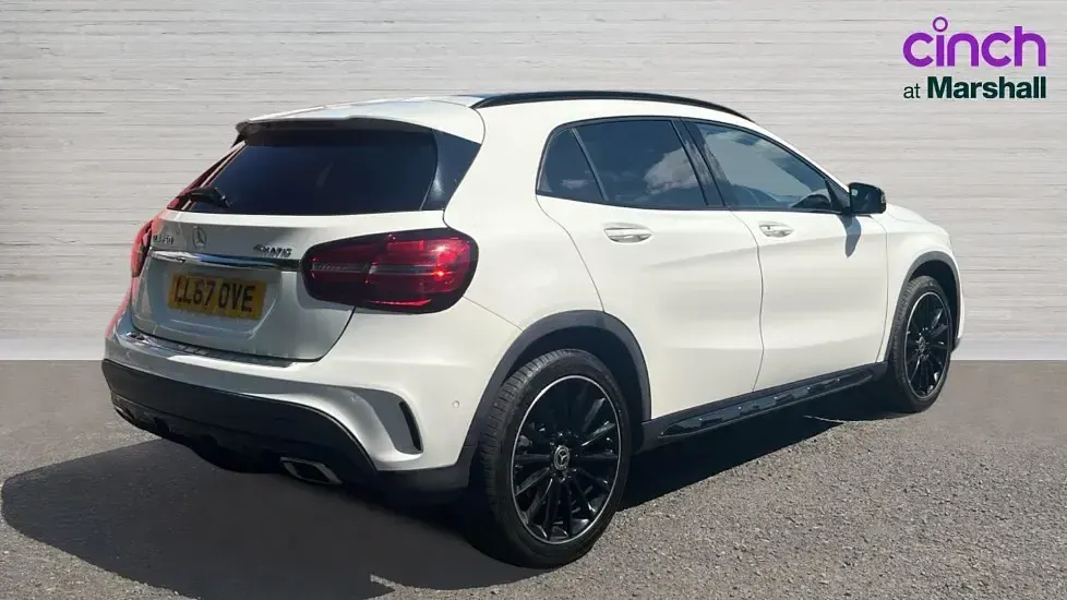 Used Mercedes GLA250 AMG Line Premium Plus 211 HP (155 kW) 2017 White SUV