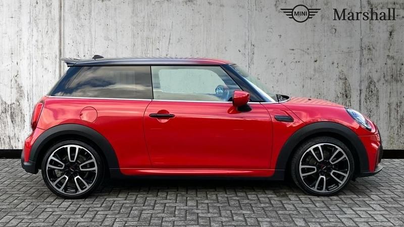 Used Mini Cooper Premium 136 HP (100 kW) 2024 Chili red Hatchback