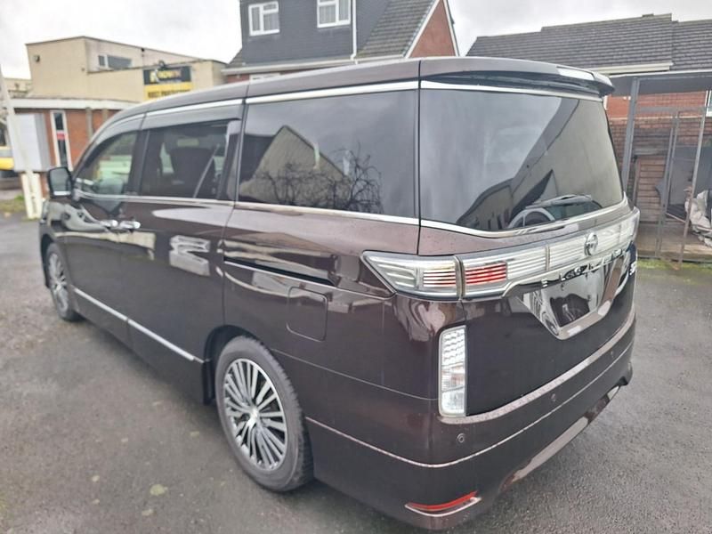 Used Nissan Elgrand Premium Edition 2014 Burgandy MPV