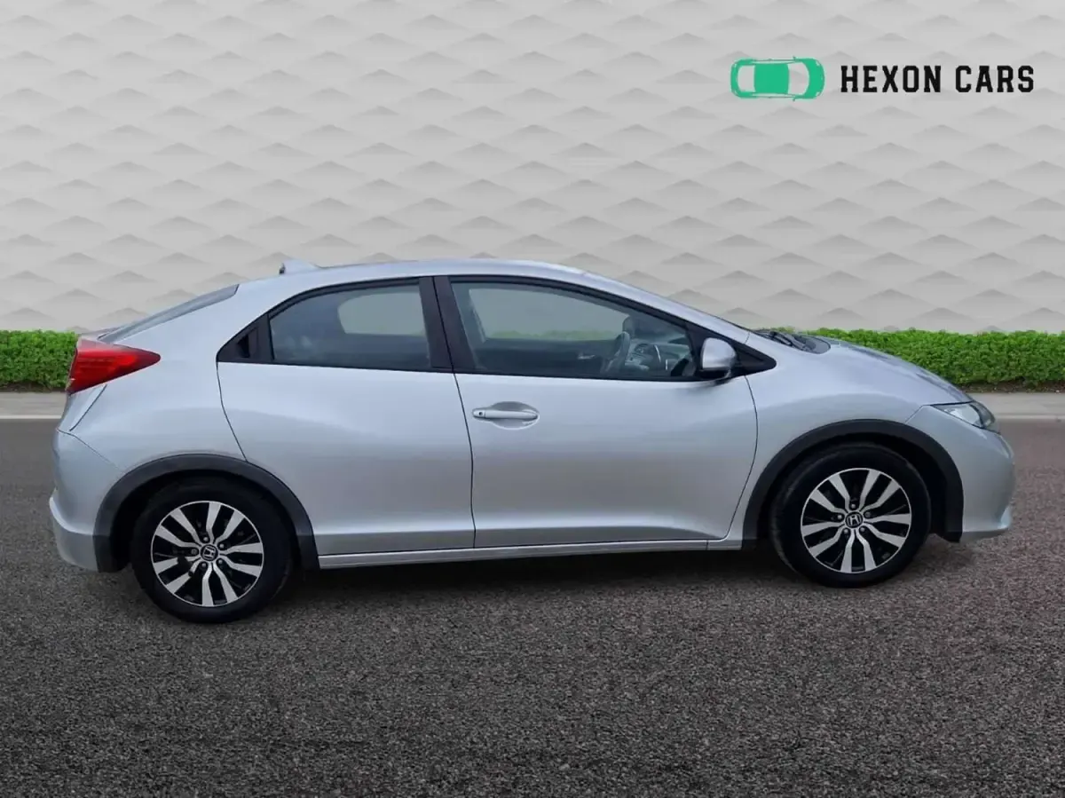 Begagnad Honda Civic EX 120 HK (88 kW) 2013 Silver Halvkombi