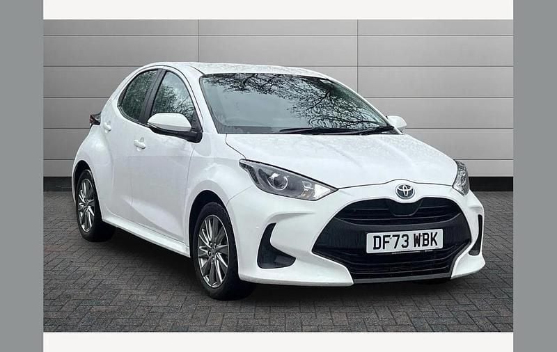 Used Toyota Yaris Hybrid 116 HP (85 kW) 2024 White Hatchback
