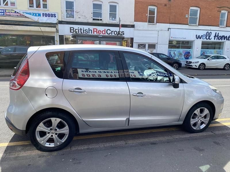 Used Renault Scénic III Dynamique 2011 Silver MPV